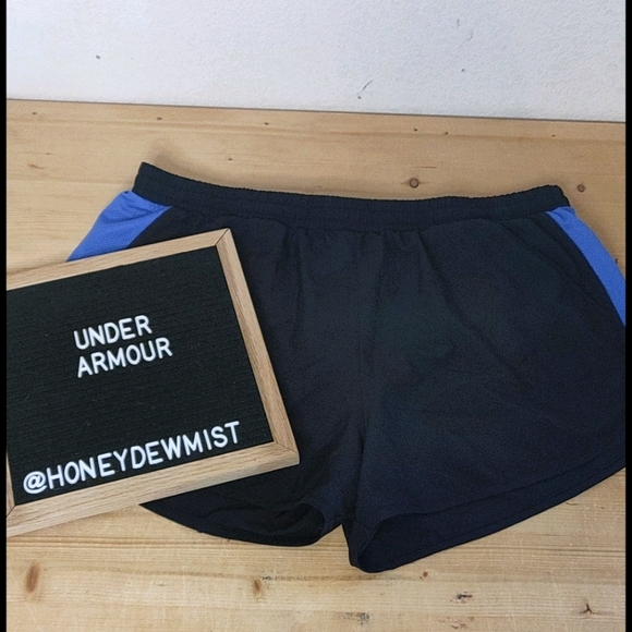 Under Armour Pants - UNDER ARMOUR Black Athletic Workout Shorts